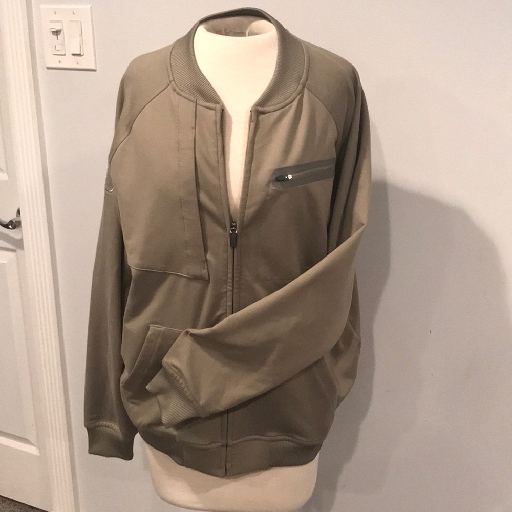 511 warmup,Front zip,3 front pockets,long sleeve